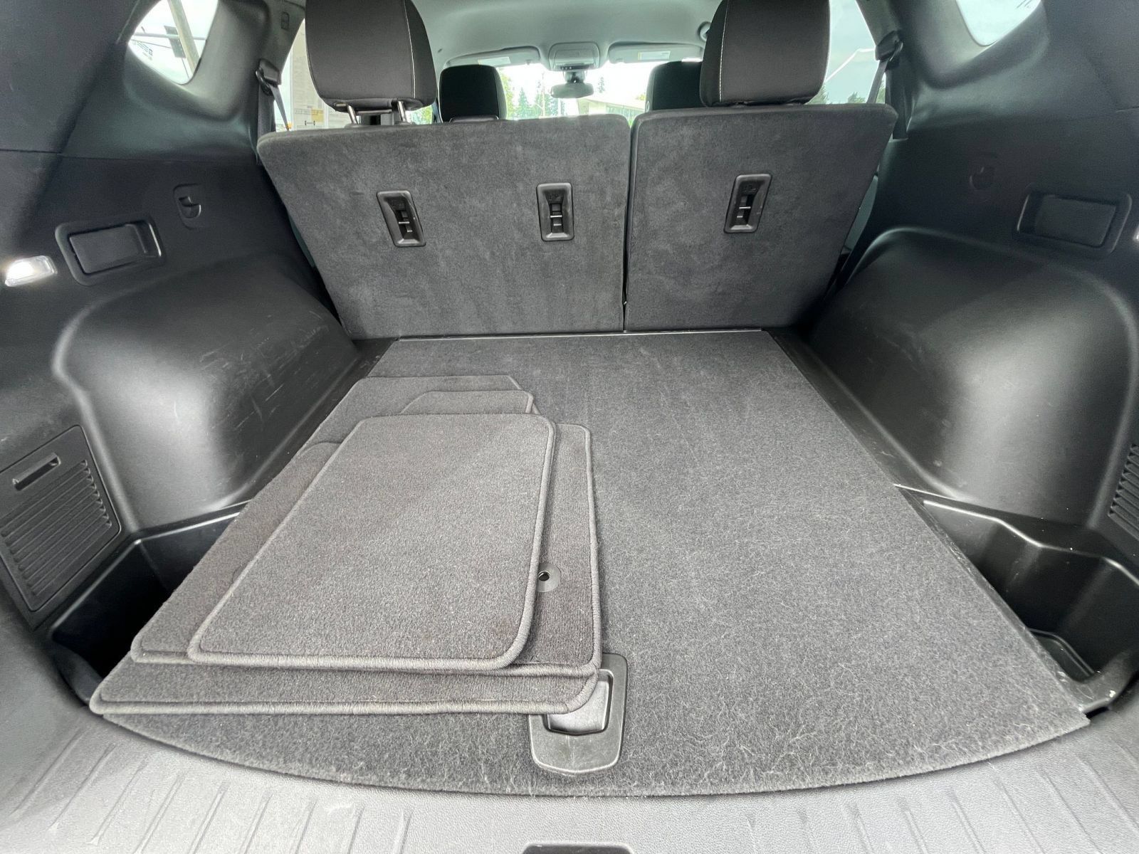 Used 2025 Chevrolet Blazer LT FWD image 31