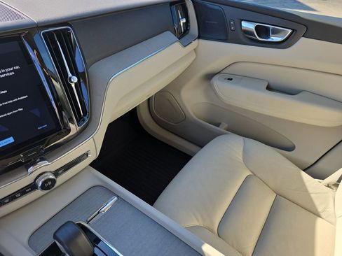 Used 2023 Volvo XC60 B5 Plus w/ Climate Package image 33