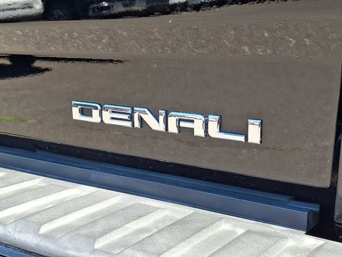 Used 2017 GMC Sierra 1500 Denali w/ Denali Ultimate Package AWD/4WD image 35