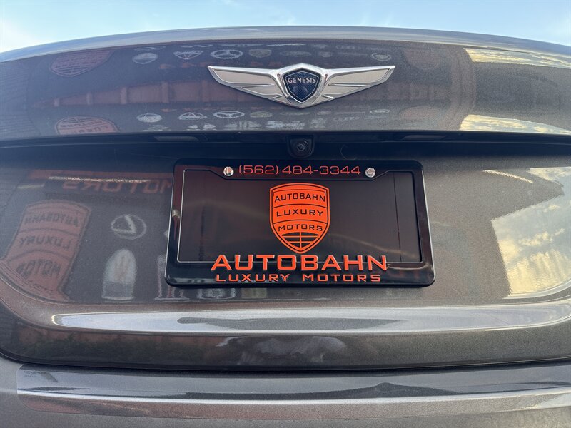 Used 2019 Genesis G70 2.0T Advanced RWD image 13