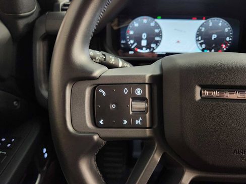 Used 2025 Land Rover Defender 130 X-Dynamic SE AWD/4WD image 48