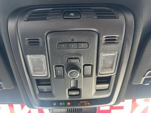 Used 2023 GMC Yukon Denali w/ Denali Reserve Package AWD/4WD image 17