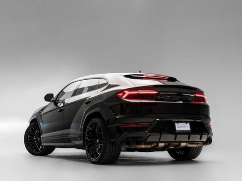 Used 2026 Lamborghini Urus SE AWD/4WD image 8