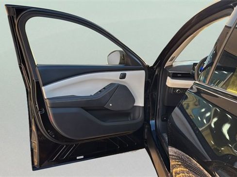 Used 2021 Ford Mustang Mach-E Premium image 10