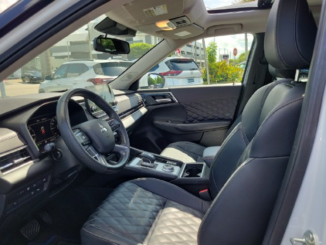 Used 2023 Mitsubishi Outlander SEL AWD/4WD image 16