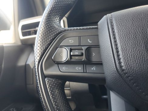 Used 2025 Toyota Tacoma SR AWD/4WD image 15
