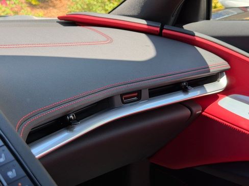 Used 2022 Chevrolet Corvette Stingray Preferred Cpe w/ Z51 Performance Package RWD image 29