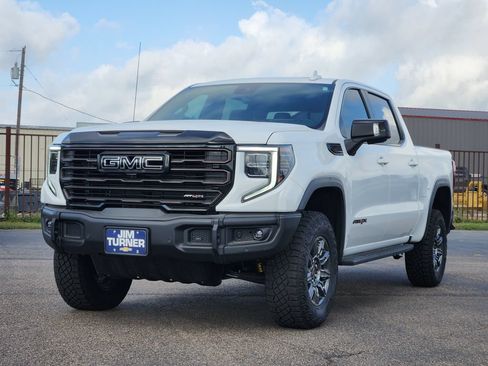 Used 2026 GMC Sierra 1500 AT4X w/ LPO, Black Badging Package AWD/4WD image 4