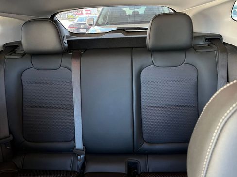 Used 2025 Chevrolet Trax LT image 38