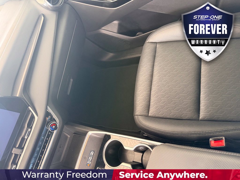 Used 2025 Chevrolet Equinox LT w/ Convenience Package II FWD image 25