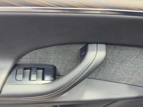 Used 2024 Tesla Model X image 25