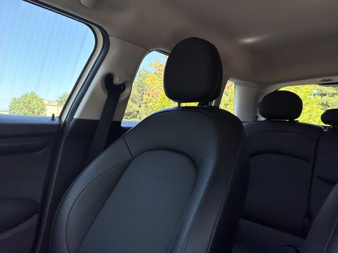 Used 2016 MINI Cooper 4-Door Hardtop FWD image 19