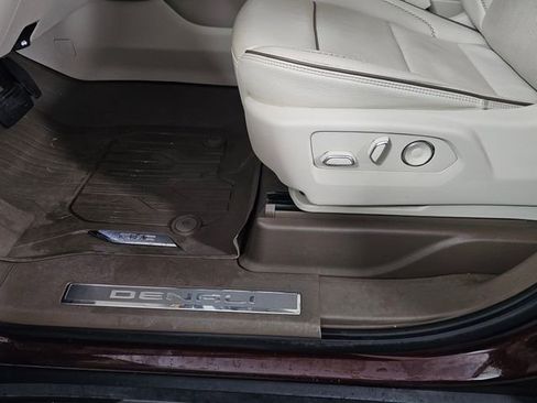 Used 2023 GMC Yukon XL Denali image 26
