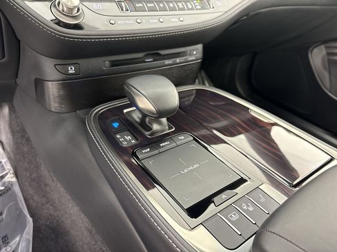 Used 2021 Lexus LS 500 AWD w/ Interior Upgrade Package image 23