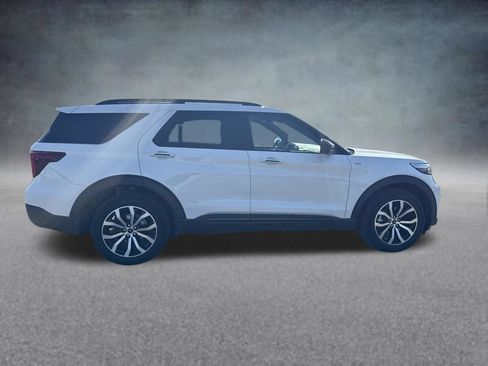 Used 2023 Ford Explorer ST-Line AWD/4WD image 7