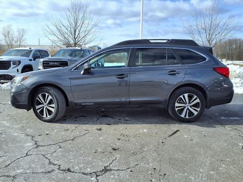 Used 2018 Subaru Outback 2.5i Limited image 2