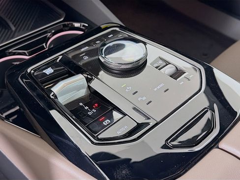New 2026 BMW 530i xDrive w/ Premium Package AWD/4WD image 20