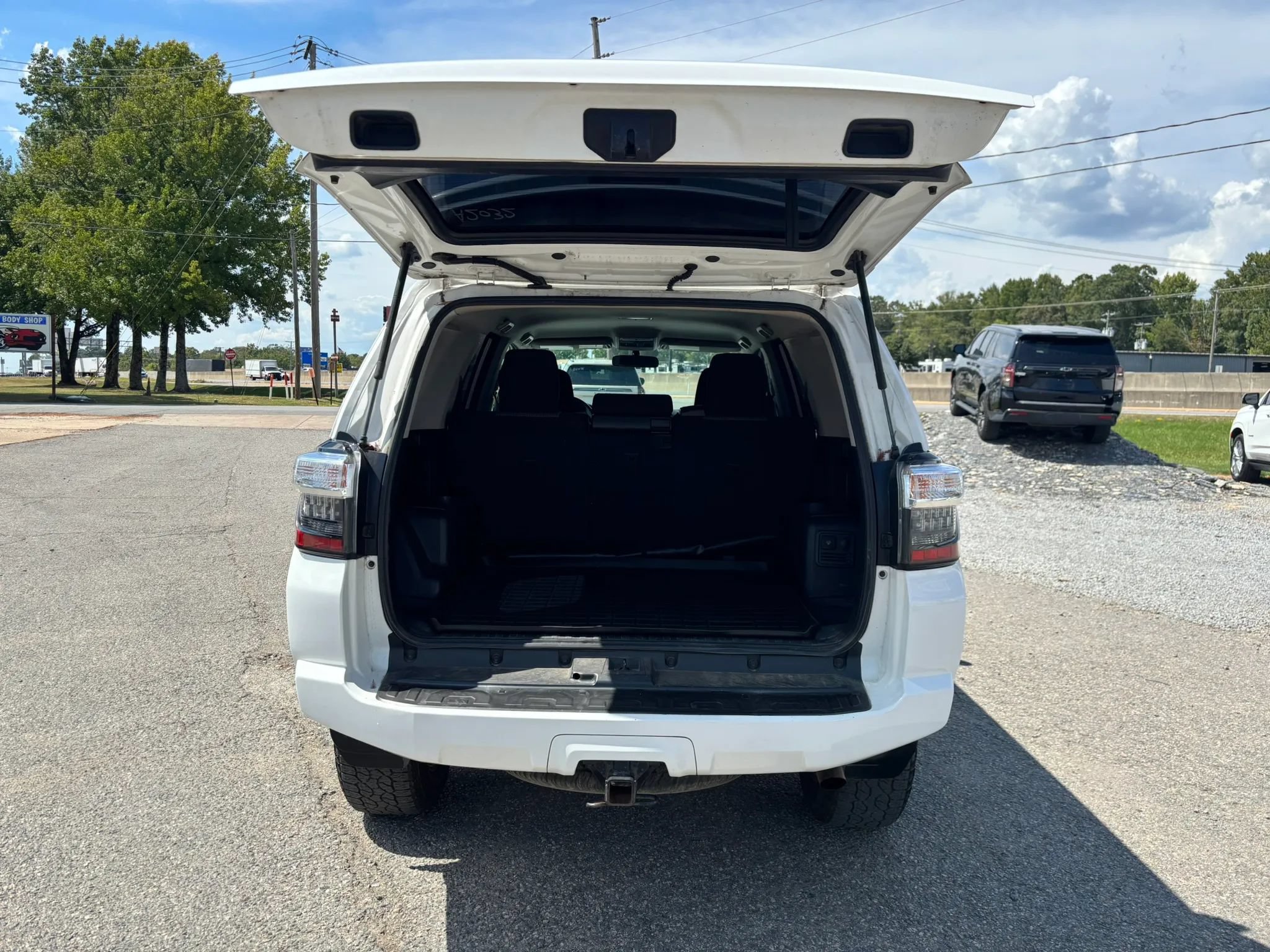 Used 2016 Toyota 4Runner SR5 AWD/4WD image 15