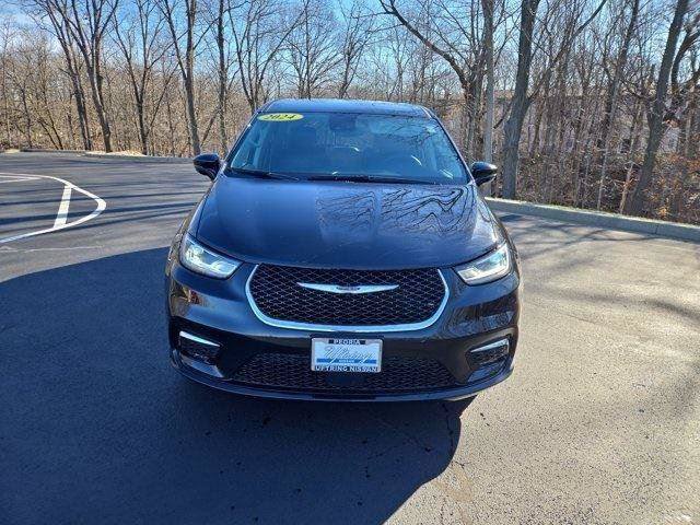 Used 2024 Chrysler Pacifica Touring-L FWD image 7
