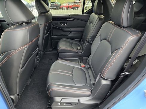 Certified 2025 Honda Pilot TrailSport image 10