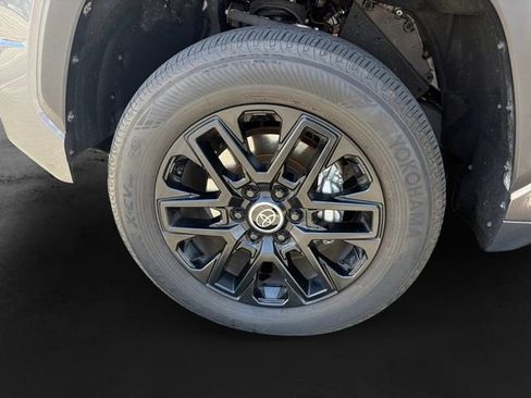 Used 2024 Toyota Tundra Limited AWD/4WD image 11