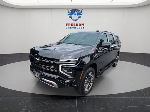 Used 2025 Chevrolet Suburban Z71 AWD/4WD image 1