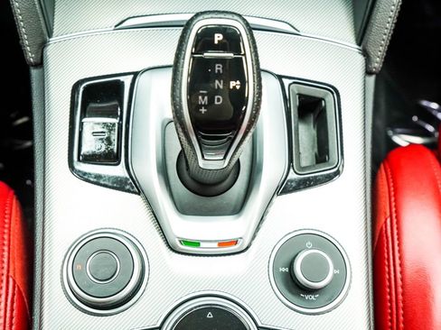 Used 2023 Alfa Romeo Stelvio Veloce image 25