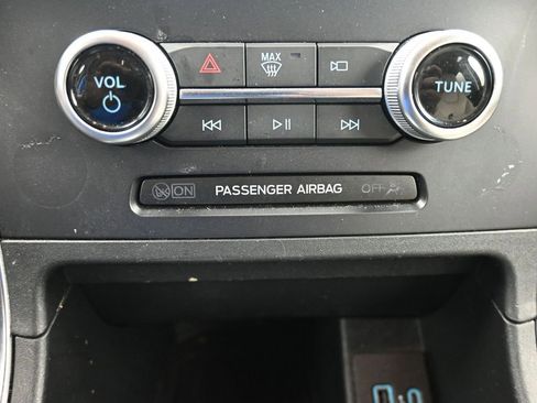 Used 2024 Ford Edge Titanium image 13