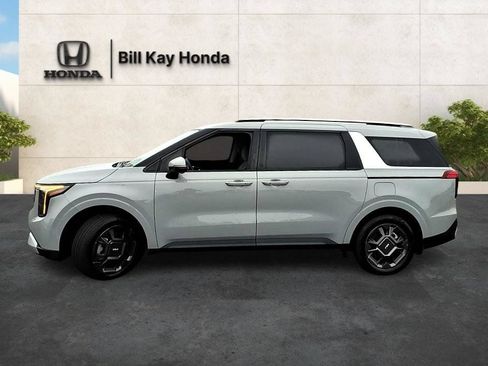 Used 2025 Kia Carnival EX FWD image 7