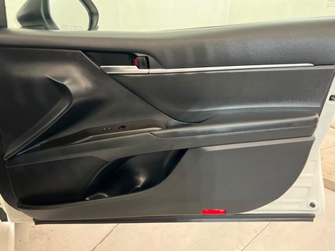 Used 2021 Toyota Camry SE FWD image 23