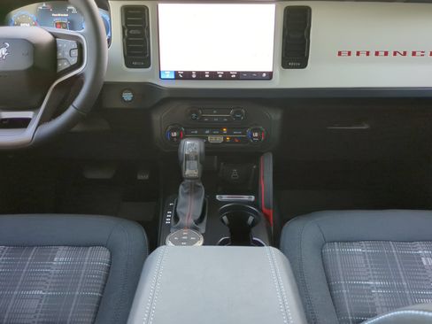 Used 2026 Ford Bronco Heritage Edition AWD/4WD image 50