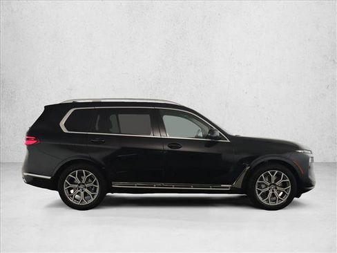 Used 2025 BMW X7 xDrive40i image 4