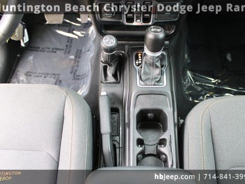 Used 2024 Jeep Wrangler Unlimited Sahara image 15