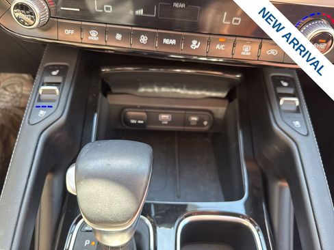 Used 2024 Kia Telluride SX Prestige AWD/4WD image 30