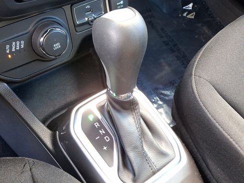 Used 2022 Jeep Renegade Latitude image 15