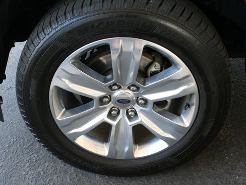 Used 2017 Ford F150 Platinum w/ Equipment Group 701A Luxury AWD/4WD image 10