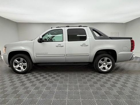 Used 2012 Chevrolet Avalanche LT AWD/4WD image 12