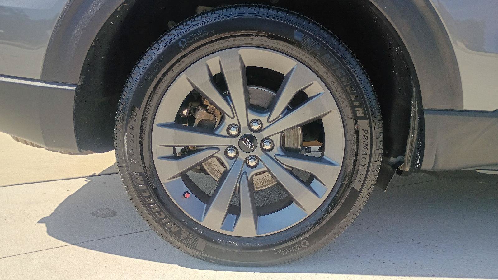 Used 2023 Ford Explorer XLT w/ Equipment Group 202A AWD/4WD image 24