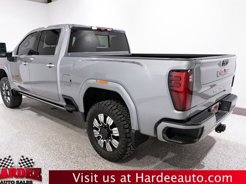 Used 2025 GMC Sierra 2500 Denali w/ Denali Reserve Package AWD/4WD image 3