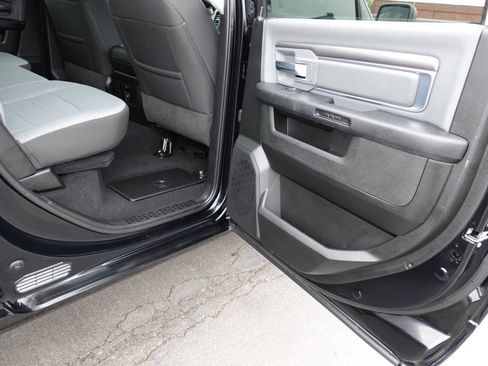 Used 2023 RAM 1500 Classic SLT w/ Electronics Convenience Group AWD/4WD image 28