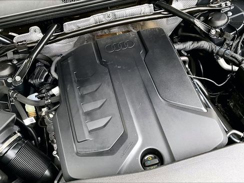 Used 2025 Audi Q5 Premium w/ Convenience Package image 31