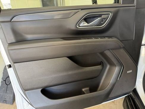 Used 2024 GMC Yukon AT4 AWD/4WD image 4