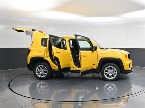 Used 2023 Jeep Renegade Latitude image 55