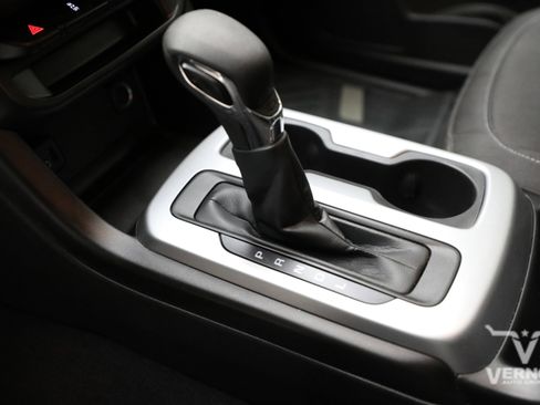 Used 2022 Chevrolet Colorado LT RWD image 16
