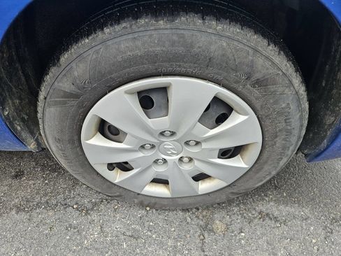 Used 2011 Hyundai Elantra GLS FWD image 23