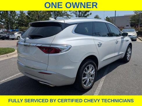 Used 2023 Buick Enclave Premium w/ Experience Buick Package FWD image 4