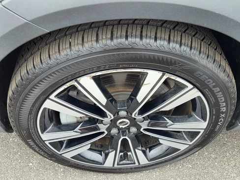 Used 2024 Volvo V60 B5 Cross Country Ultimate AWD/4WD image 11