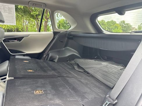 Used 2021 Toyota RAV4 Limited FWD image 38