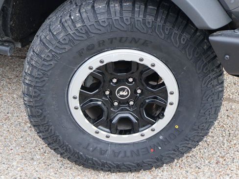 Used 2023 Ford Bronco Badlands w/ Sasquatch Package AWD/4WD image 11