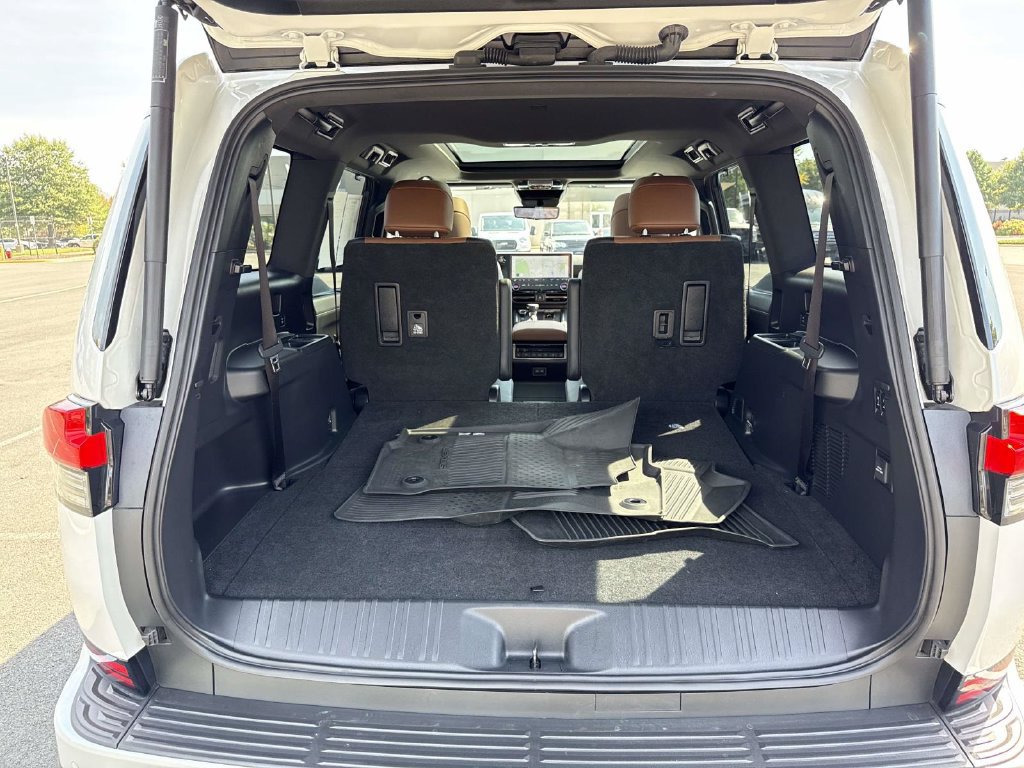 Used 2024 Lexus GX 550 w/ Accessory Package (2T) AWD/4WD image 24